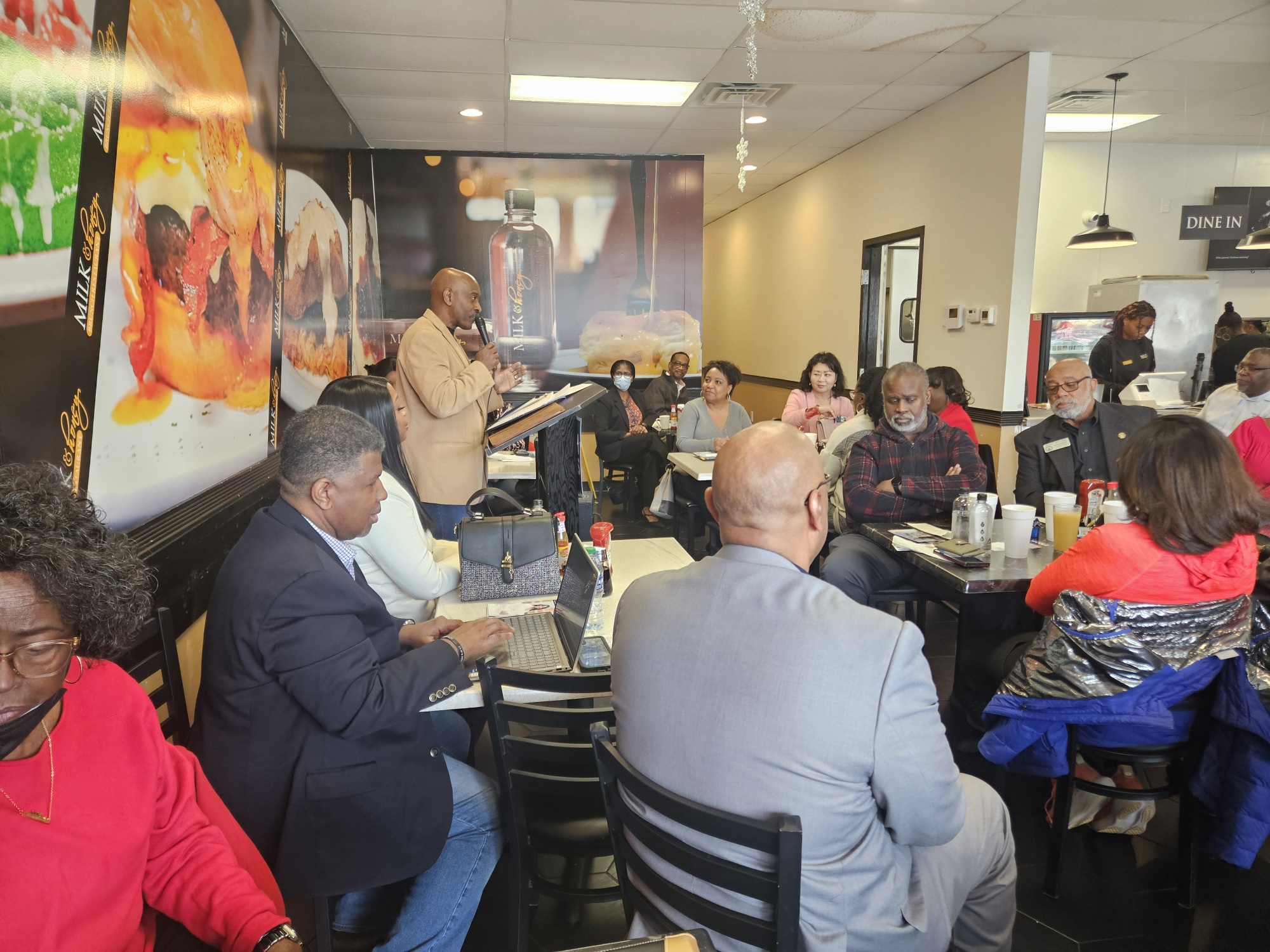 Ray Harvin speaks to the breakfast crowd